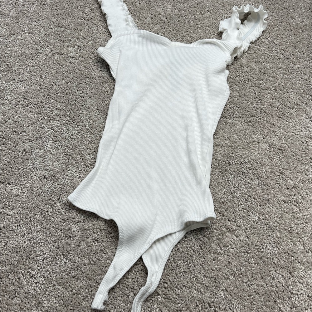 Ayla white bodysuit with fringe sleeve